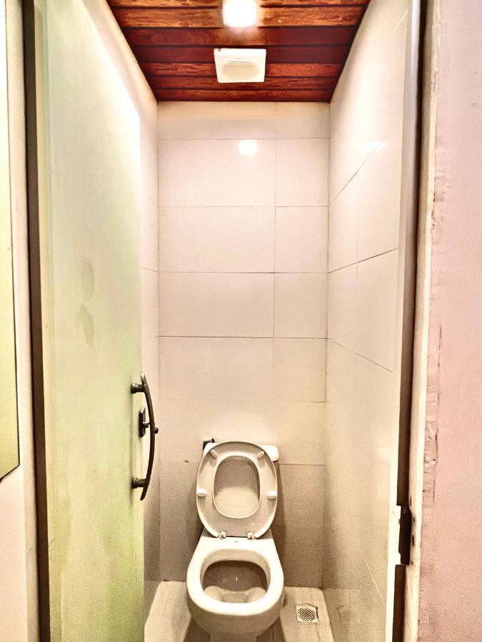 Gadhega'S Hotel Сальвадор Экстерьер фото